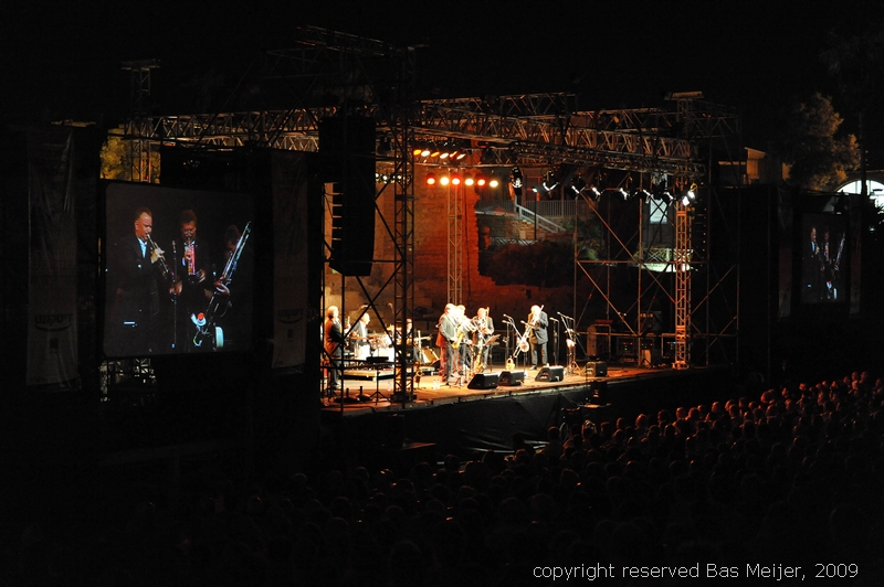 DSC_1330.jpg - on stage.