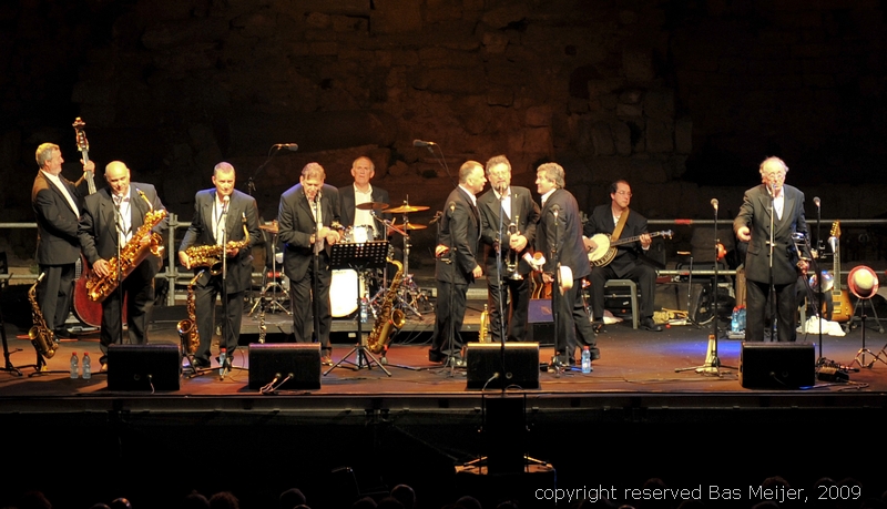 DSC_1367.jpg - The full band.