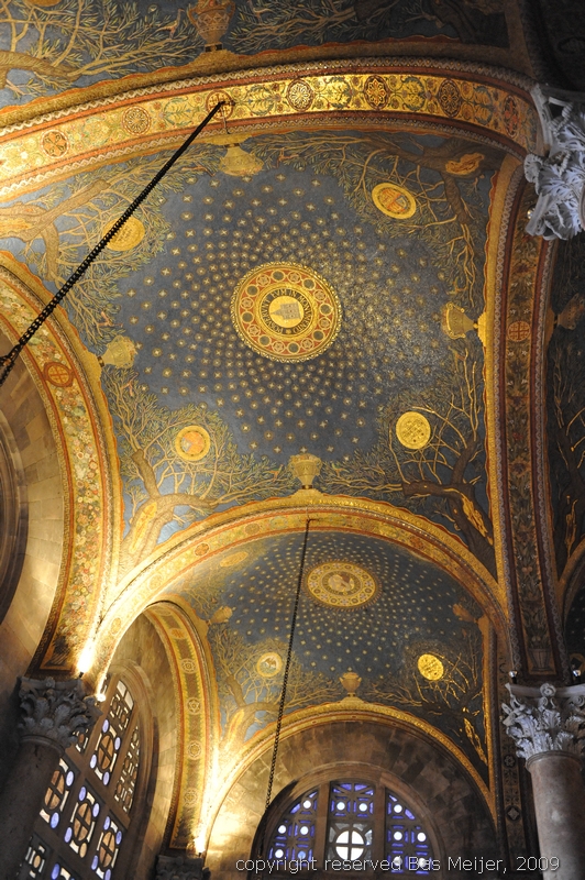 DSC_1445.jpg - Beautiful and very detailed mosaic ceilings in the Gethsemane (Basilica of Agony), at the foot of the Mount of Olives.