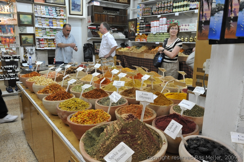 DSC_1537.jpg - Buying spices in a typical store.